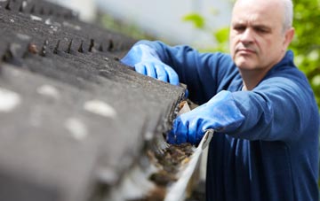 cleaning and inspecting Lincolnshire roofs